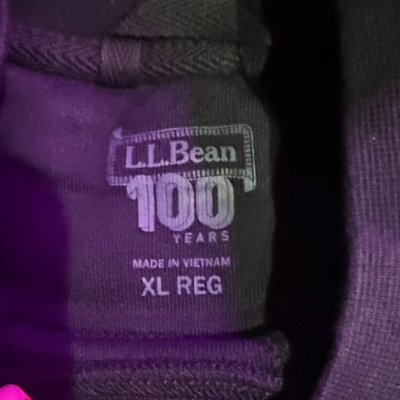 L.L. Bean Dark Navy Blue Crewneck - Picture 3 of 5